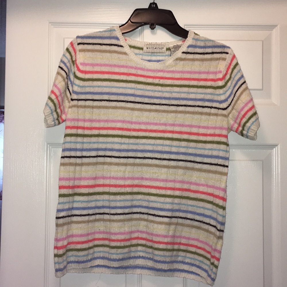 Colorful short sleeve sweater